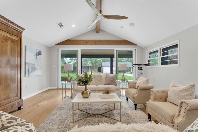 5926 Menlo Dr, Baton Rouge, LA 70808