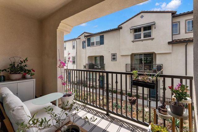 427 Omega Gln, Escondido, CA 92025