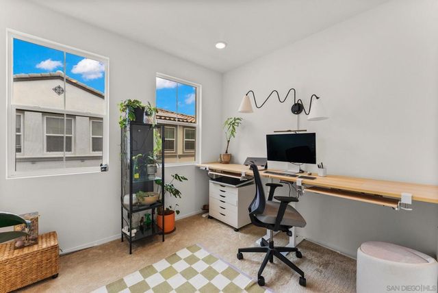 427 Omega Gln, Escondido, CA 92025