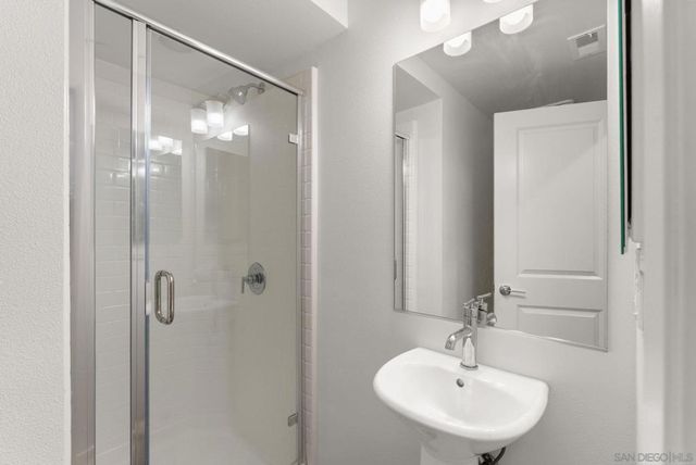 427 Omega Gln, Escondido, CA 92025