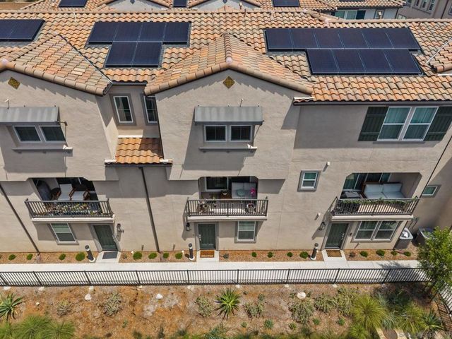 427 Omega Gln, Escondido, CA 92025