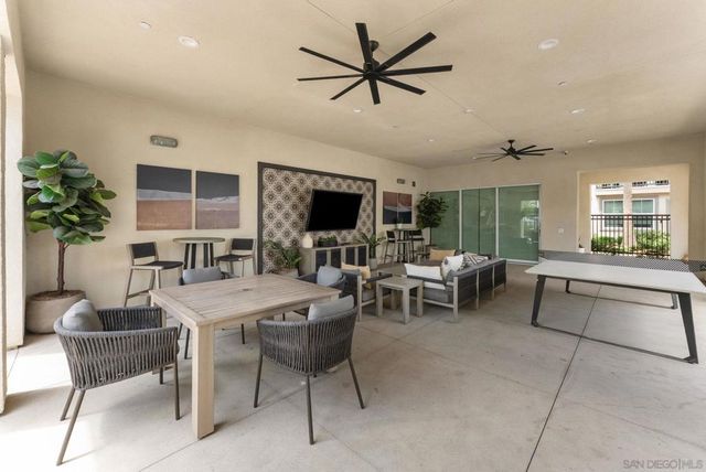 427 Omega Gln, Escondido, CA 92025