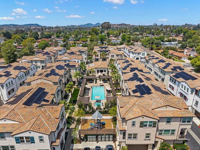 427 Omega Gln, Escondido, CA 92025