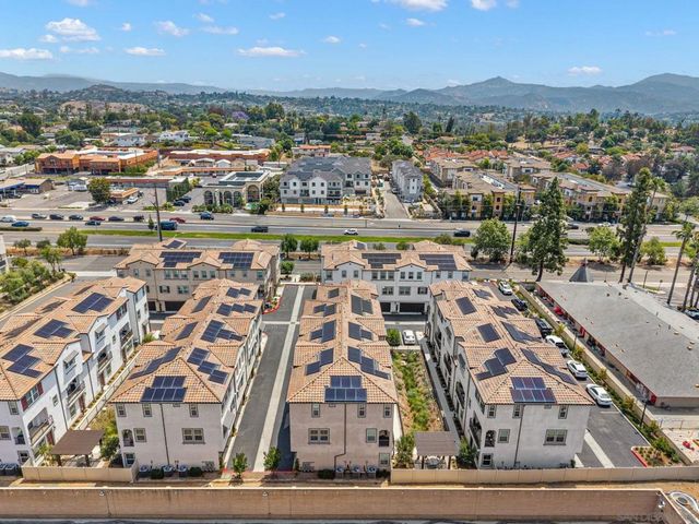 427 Omega Gln, Escondido, CA 92025