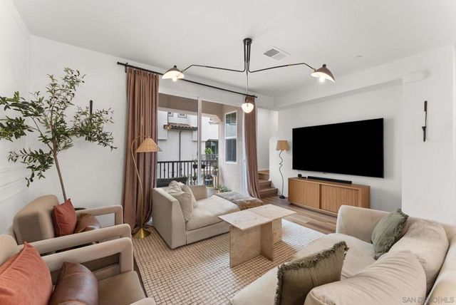 427 Omega Gln, Escondido, CA 92025