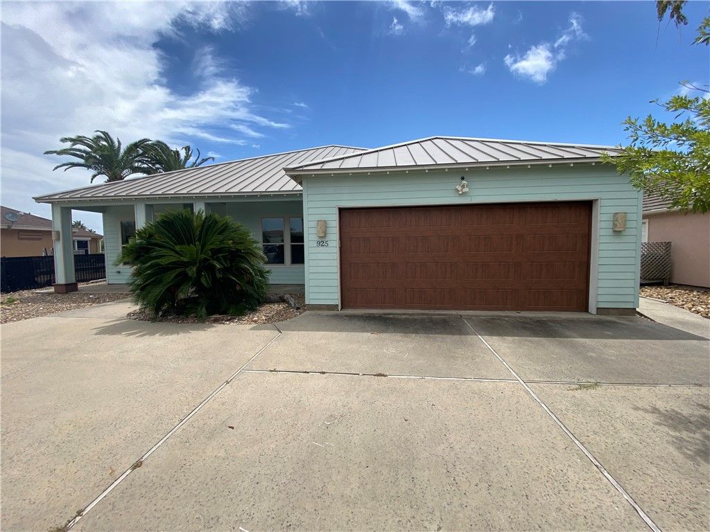 925 Pompano Dr, Aransas Pass, TX 78336 — photo 3