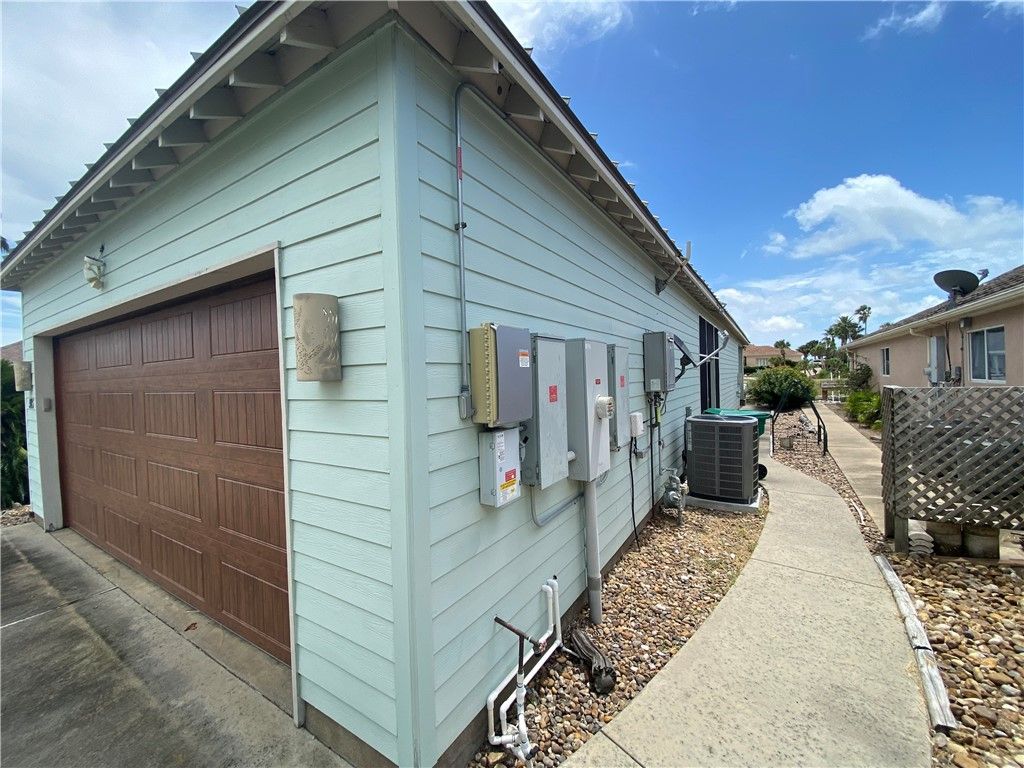 925 Pompano Dr, Aransas Pass, TX 78336 — photo 5