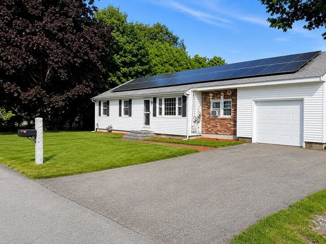 3 Sioux Avenue, Nashua, NH 03063