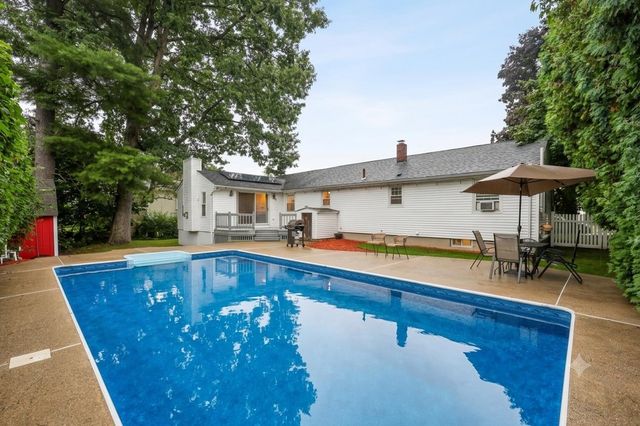 3 Sioux Avenue, Nashua, NH 03063