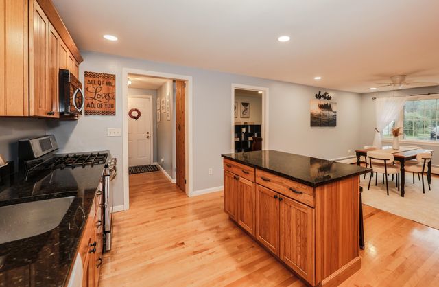 3 Sioux Avenue, Nashua, NH 03063