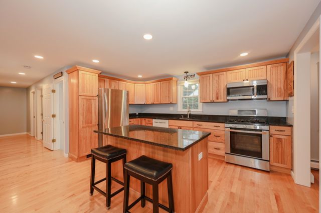 3 Sioux Avenue, Nashua, NH 03063