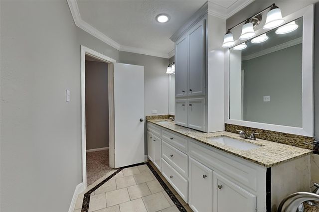 17326 Masonridge Drive, Houston, TX 77095