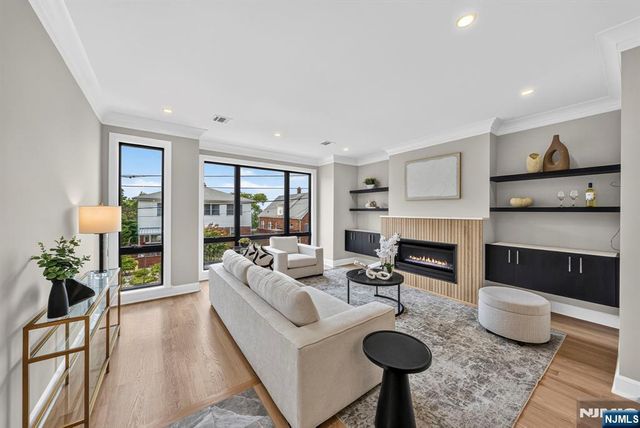 156 Morningside Lane B, Palisades Park, NJ 07650