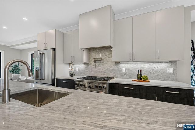 156 Morningside Lane B, Palisades Park, NJ 07650