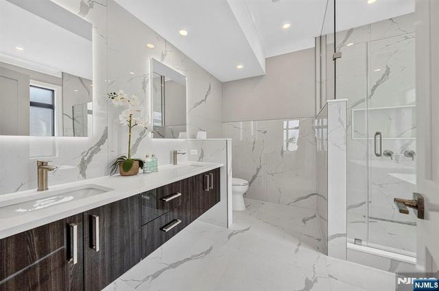 156 Morningside Lane B, Palisades Park, NJ 07650