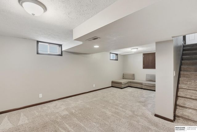 3401 S 121st Street, Omaha, NE 68144