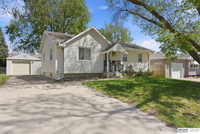 3401 S 121st Street, Omaha, NE 68144
