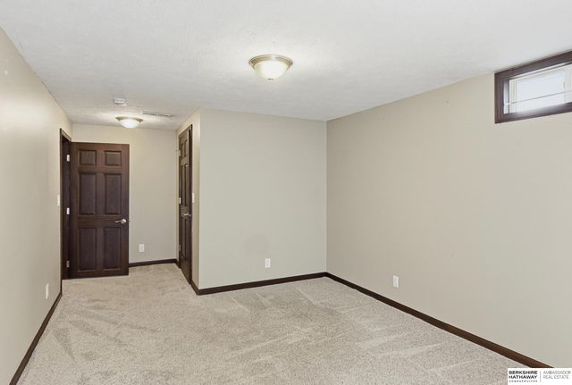 3401 S 121st Street, Omaha, NE 68144