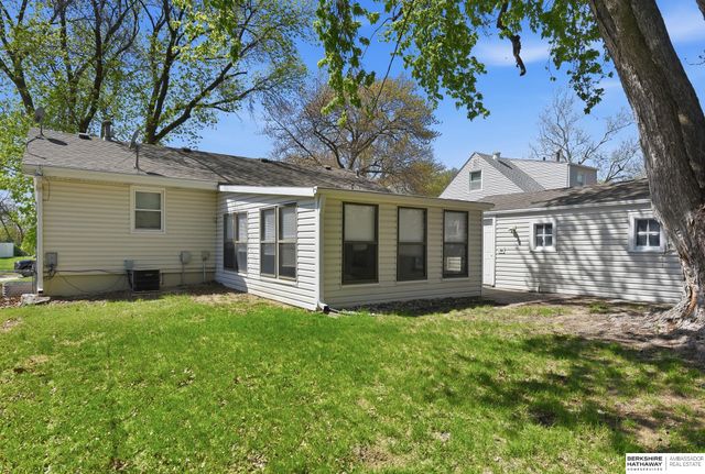 3401 S 121st Street, Omaha, NE 68144