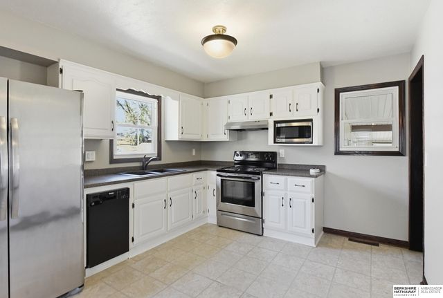 3401 S 121st Street, Omaha, NE 68144