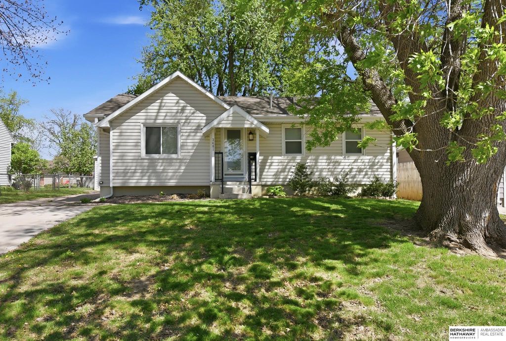 3401 S 121st Street, Omaha, NE 68144