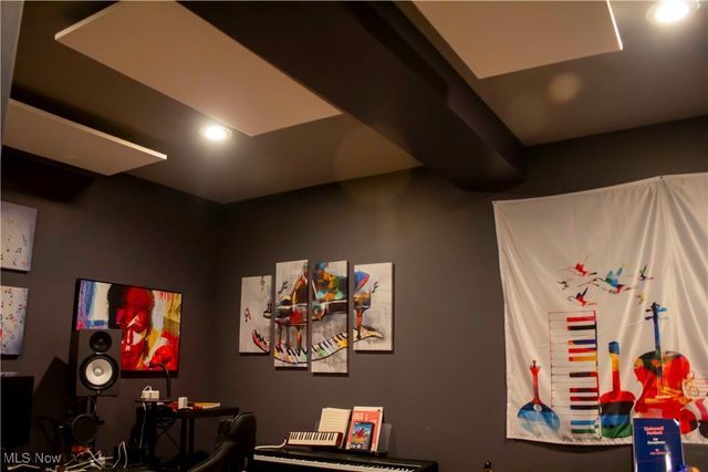 2415 Michelle Court, Willoughby Hills, OH 44094