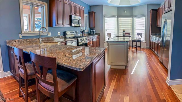 2415 Michelle Court, Willoughby Hills, OH 44094