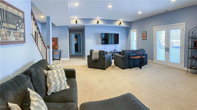 2415 Michelle Court, Willoughby Hills, OH 44094