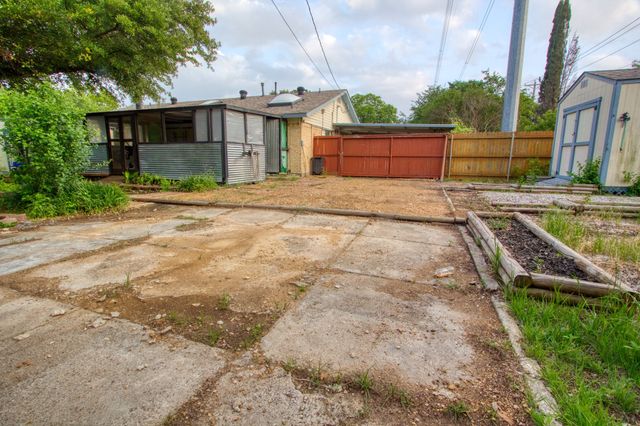 243 Centennial Drive, Lewisville, TX 75067
