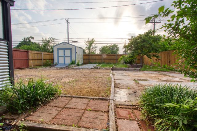 243 Centennial Drive, Lewisville, TX 75067