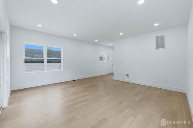 617 Fairview Avenue, Piscataway, NJ 08854