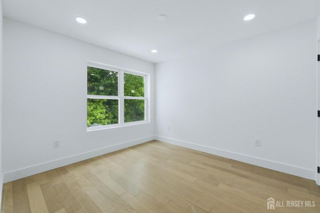 617 Fairview Avenue, Piscataway, NJ 08854