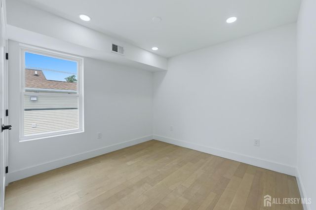 617 Fairview Avenue, Piscataway, NJ 08854
