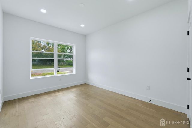 617 Fairview Avenue, Piscataway, NJ 08854