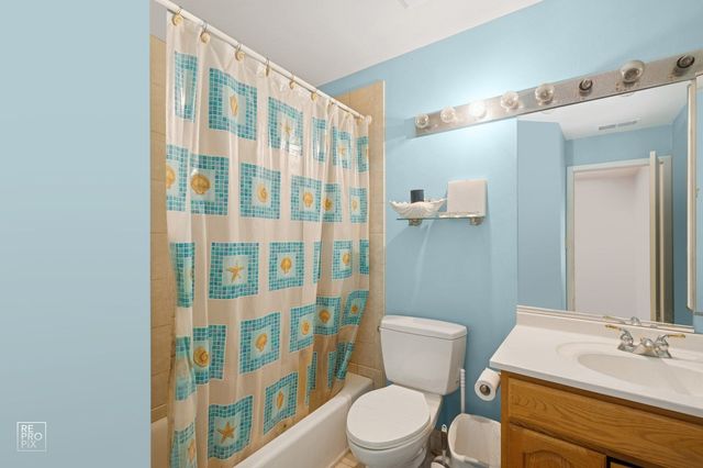 3537 W Carroll Avenue 3, Chicago, IL 60624