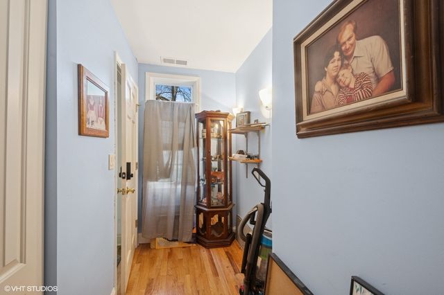 3537 W Carroll Avenue 3, Chicago, IL 60624