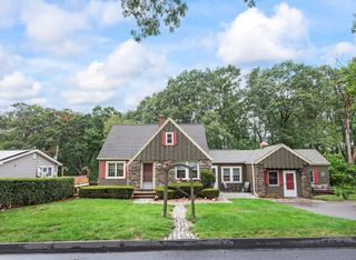 62 Circuit Ave North, Worcester, MA 01603