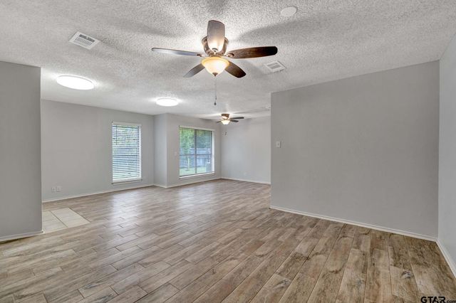 8306 GARRETT DR., Tyler, TX 75703