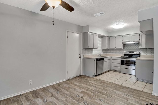 8306 GARRETT DR., Tyler, TX 75703