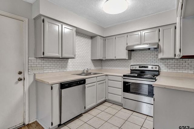 8306 GARRETT DR., Tyler, TX 75703