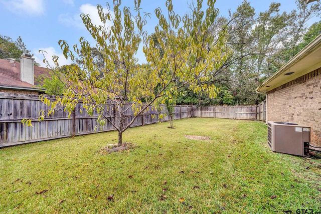 8306 GARRETT DR., Tyler, TX 75703