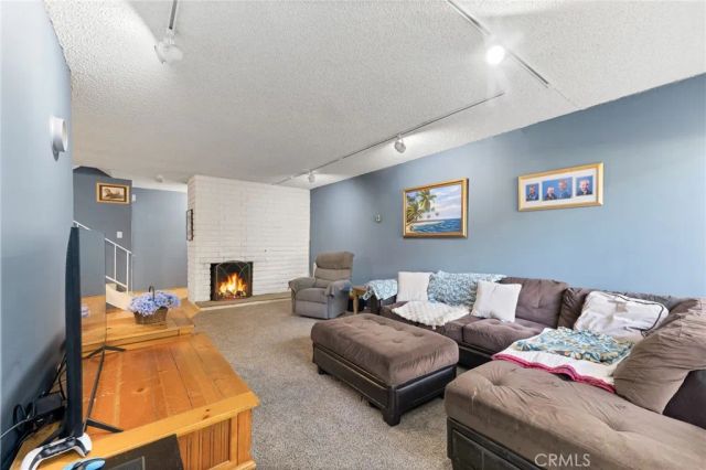 8060 Canby Avenue 2, Reseda, CA 91335