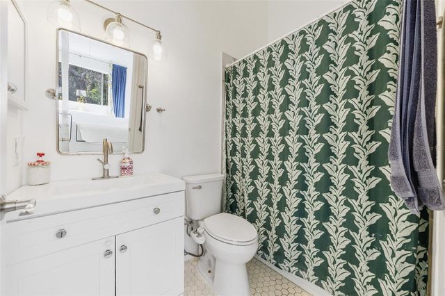 5937 BAYSIDE KEY DRIVE, Tampa, FL 33615