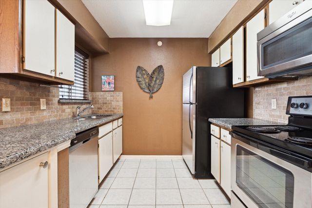 18617 Egret Bay Boulevard 308, Webster, TX 77058