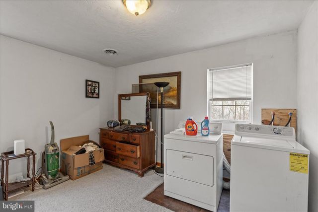 84 LAKEVIEW CIR, Hanover, PA 17331