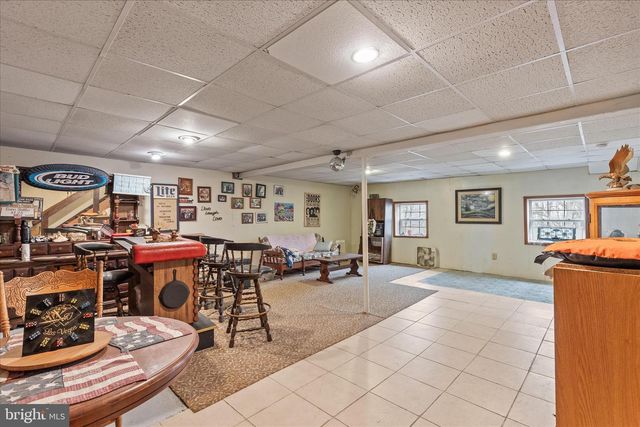 84 LAKEVIEW CIR, Hanover, PA 17331