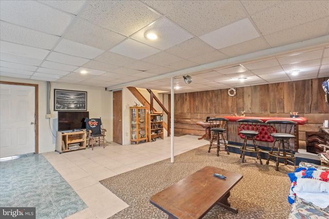 84 LAKEVIEW CIR, Hanover, PA 17331