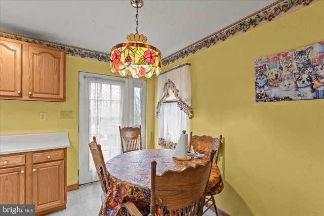 84 LAKEVIEW CIR, Hanover, PA 17331