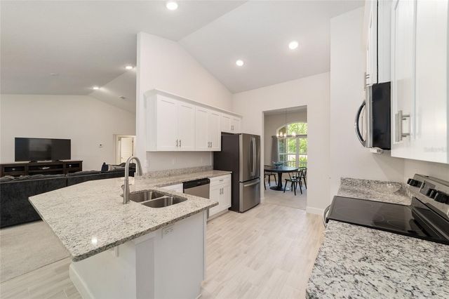 8489 NE 6TH LANE, High Springs, FL 32643