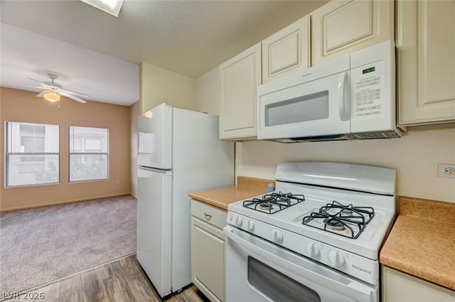 8250 North GRAND CANYON Drive 2093, Las Vegas, NV 89166